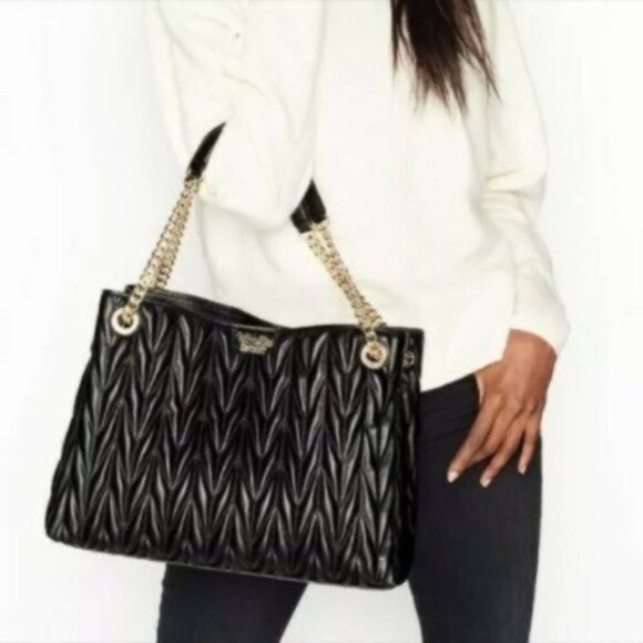 Victoria's Secret Handbags - NWT Victoria's Secret Chevron Quilt Shoulder Bag